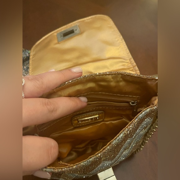 ALDO sparkly purses (2) one gold bag & one silver bag fantastic shape Circa 2009 - Picture 15 of 16